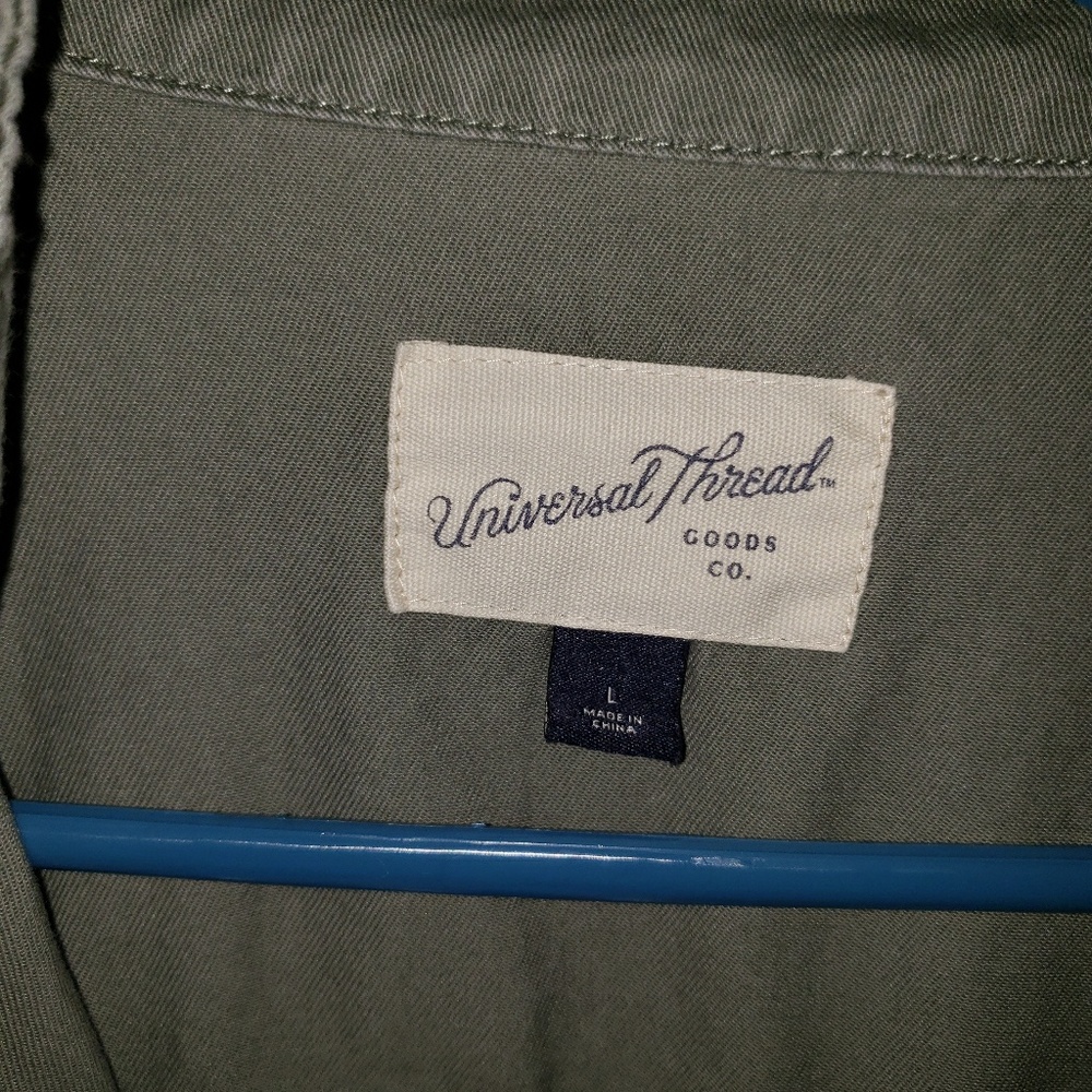 Button Up Size Lg - Picture 2 of 4